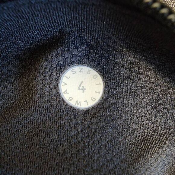 LULULEMON Pace Rival Crop 22” Heathered Black/Black Size 4 D12 - Picture 12 of 13